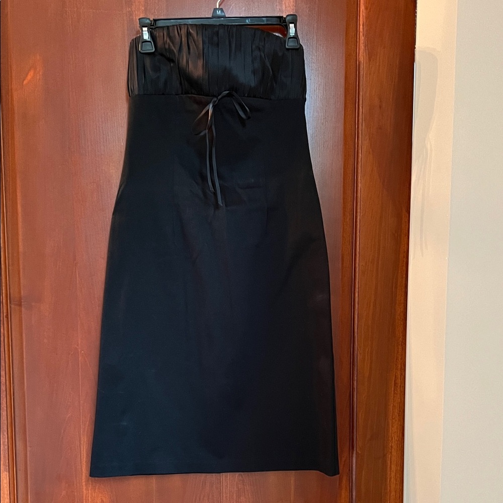 Elegant Strapless Black Dress